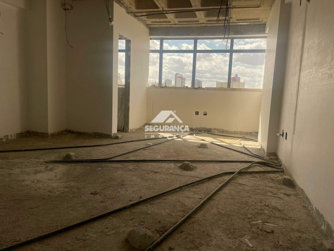 Sala à venda no Centro: 