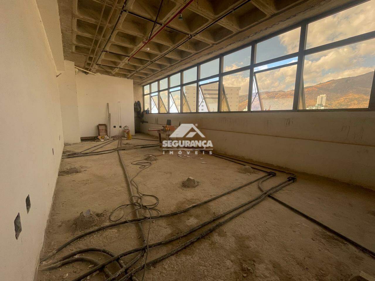 Sala à venda no Centro: 