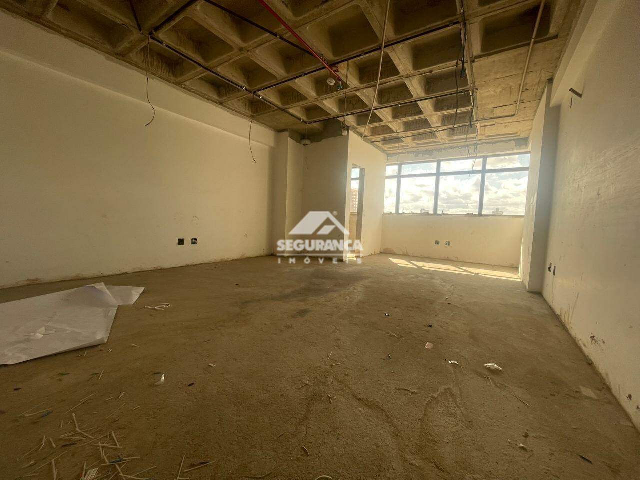 Sala à venda no Centro: 