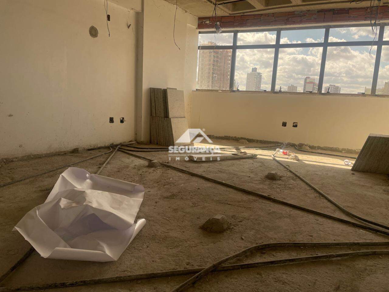 Sala à venda no Centro: 