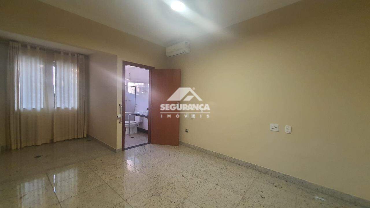 Casa à venda no Centro: