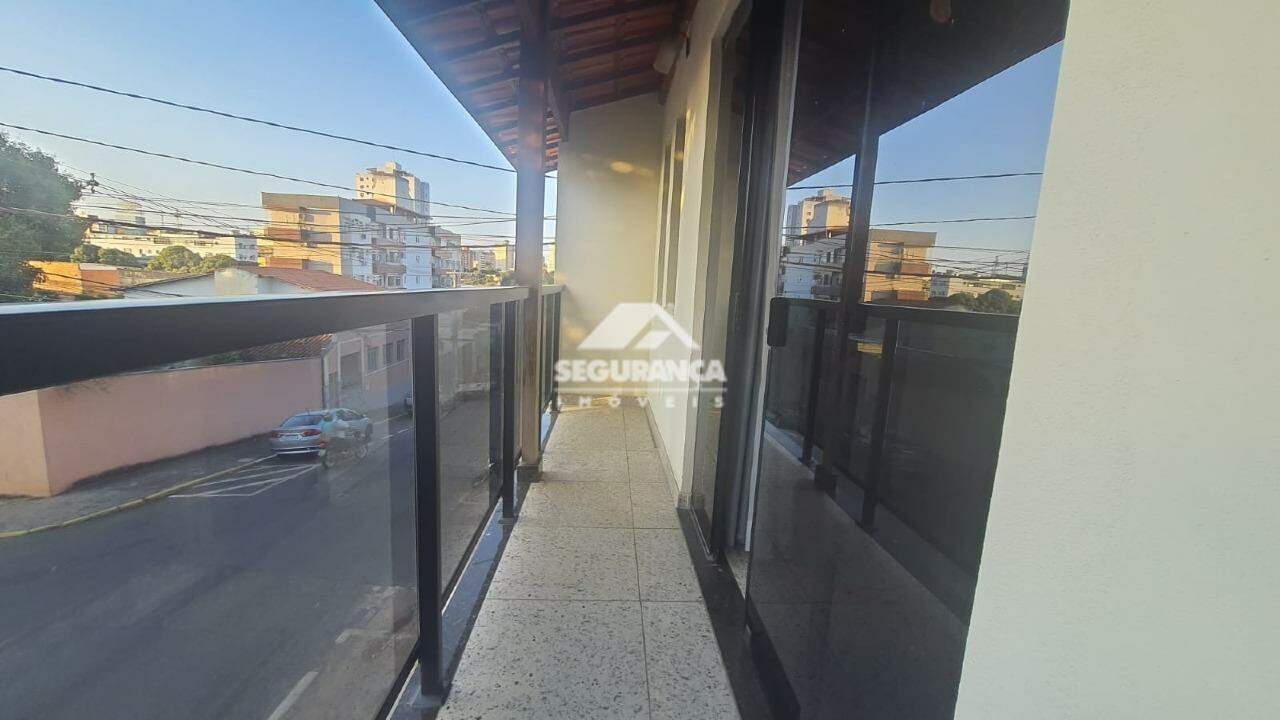 Casa à venda no Centro: 