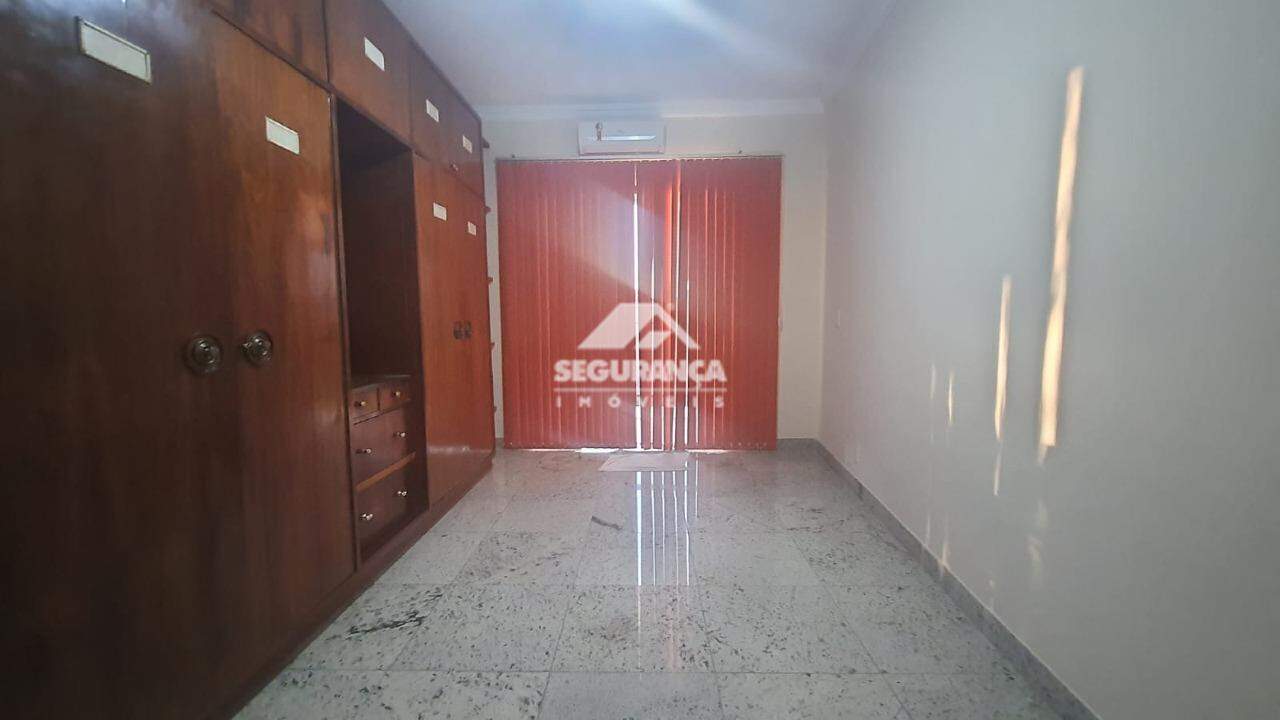 Casa à venda no Centro: