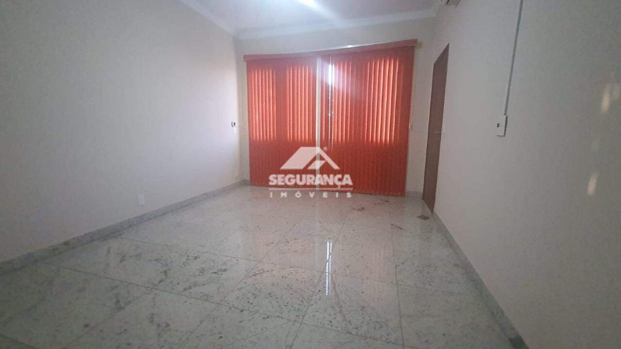 Casa à venda no Centro: