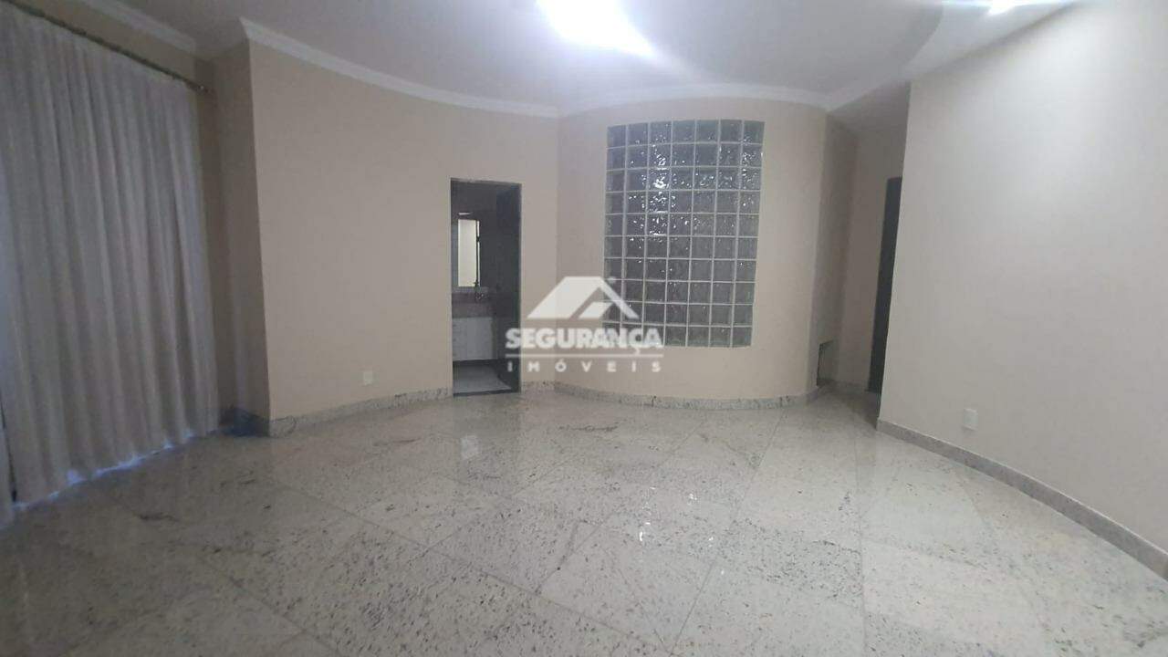 Casa à venda no Centro: