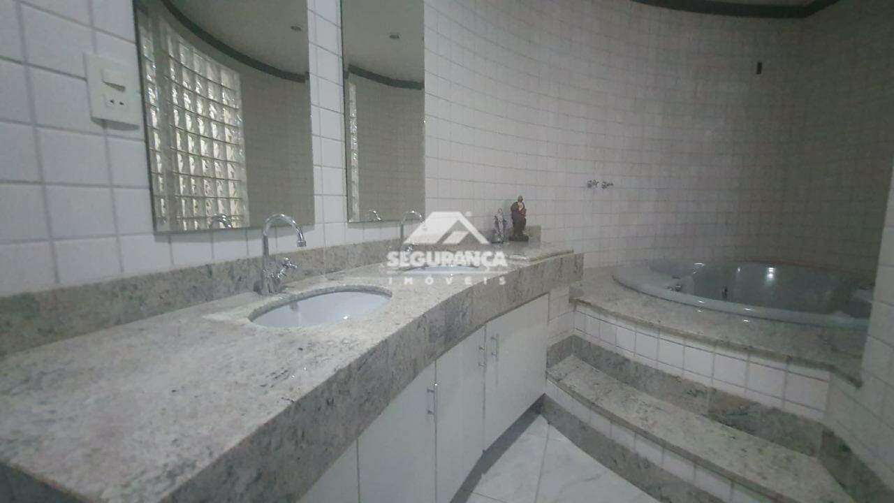 Casa à venda no Centro: