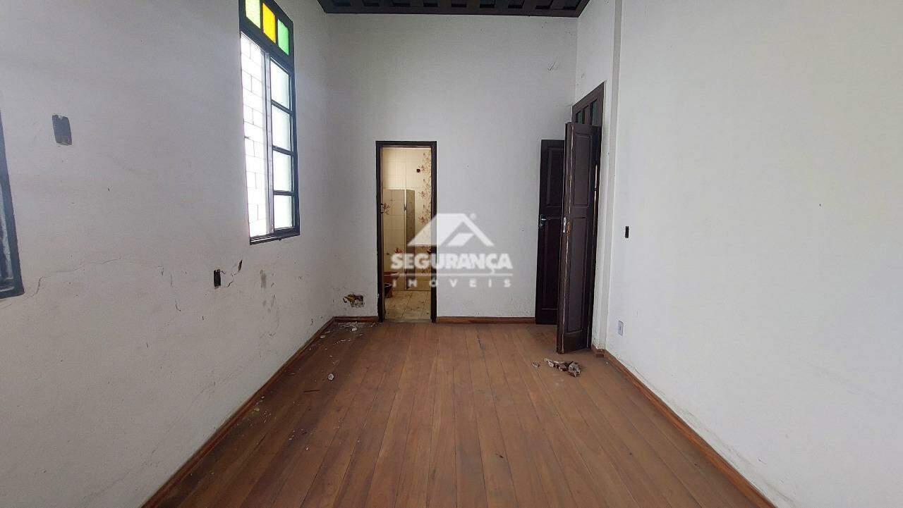 Casa comercial para aluguel no Centro: SUÍTE (1)