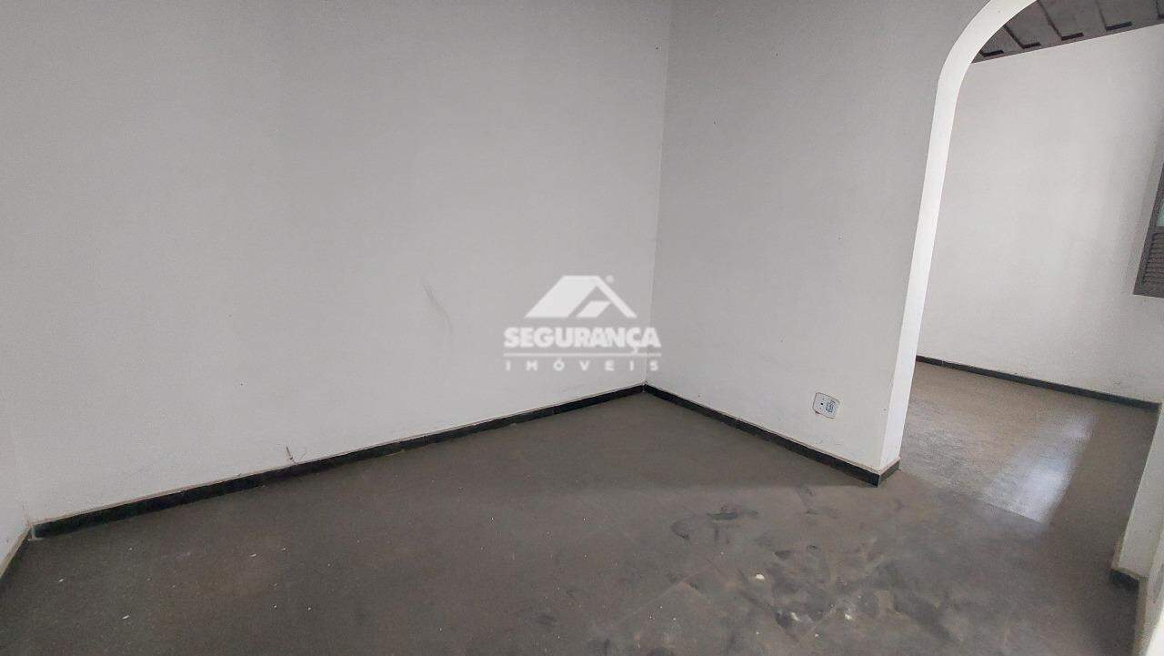 Casa comercial para aluguel no Centro: SALA