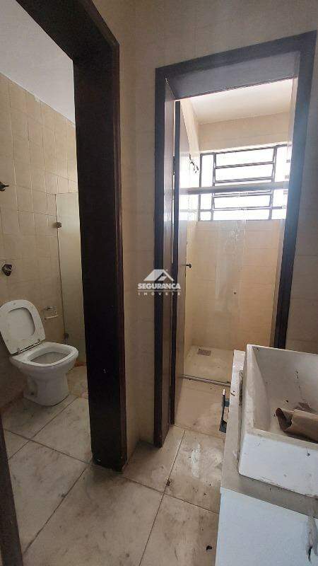 Casa comercial para aluguel no Centro: BANHEIRO SOCIAL