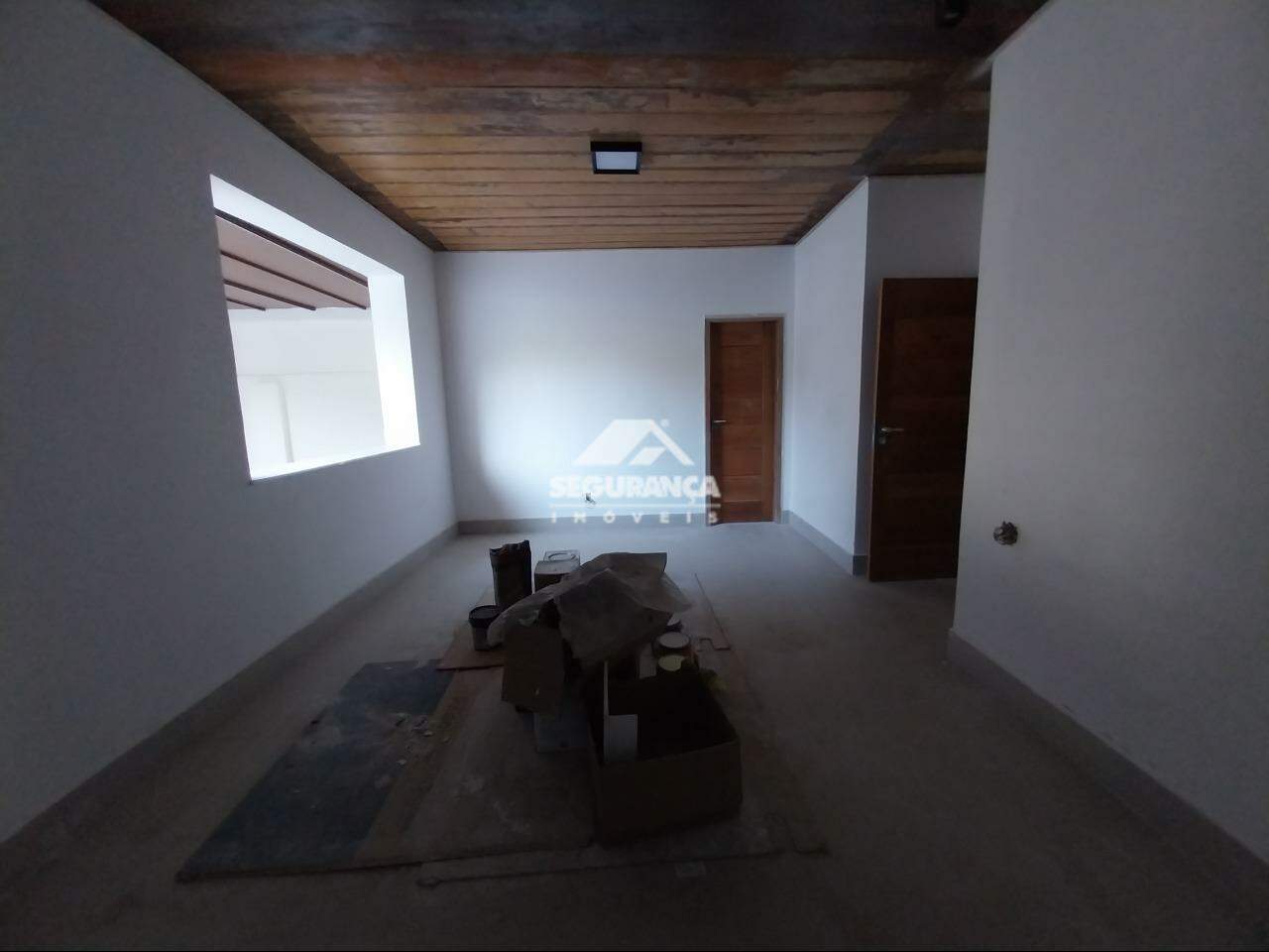 Casa comercial para aluguel no Centro: SUÍTE (1)