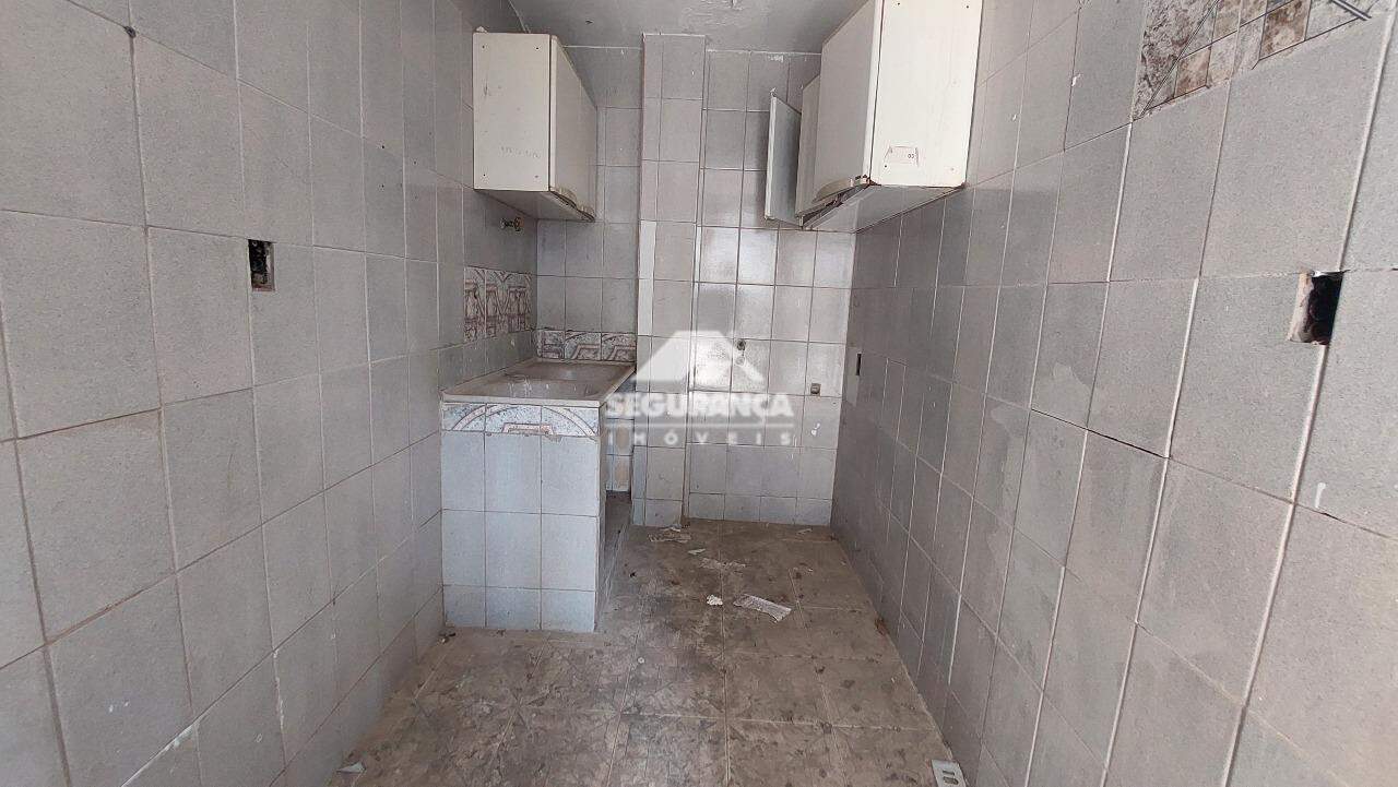 Casa comercial para aluguel no Centro: ÁREA DE SERVIÇO