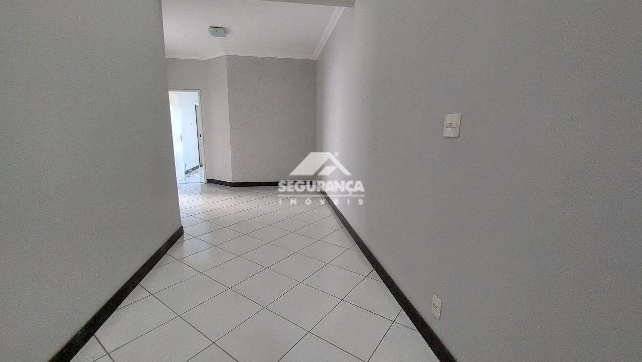 Casa para aluguel no Centro: HALL