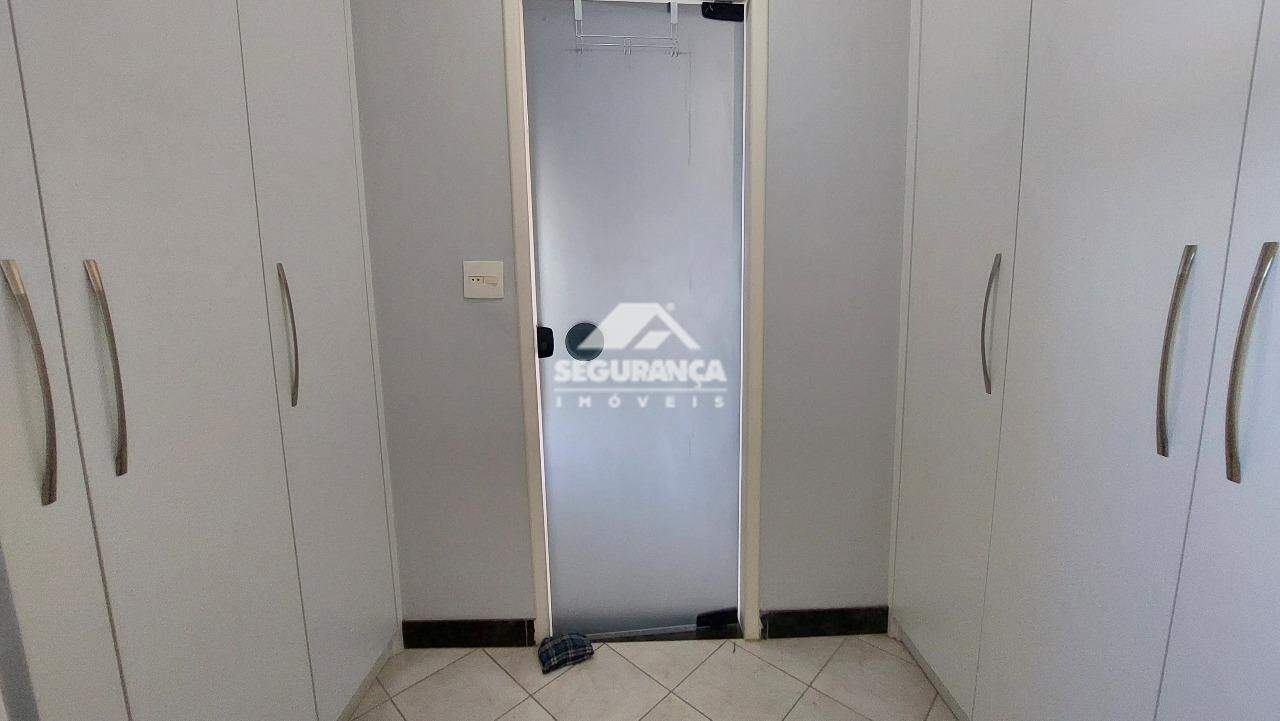 Casa para aluguel no Centro: CLOSET