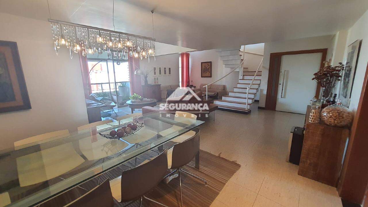 Apartamento cobertura à venda no Centro: 