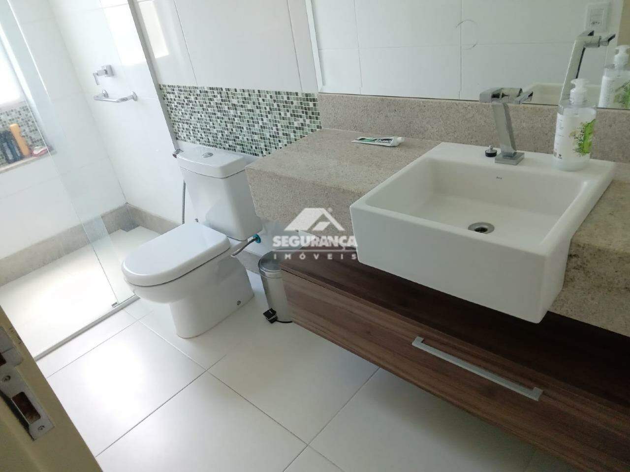 Casa à venda no RETIRO DOS LAGOS: