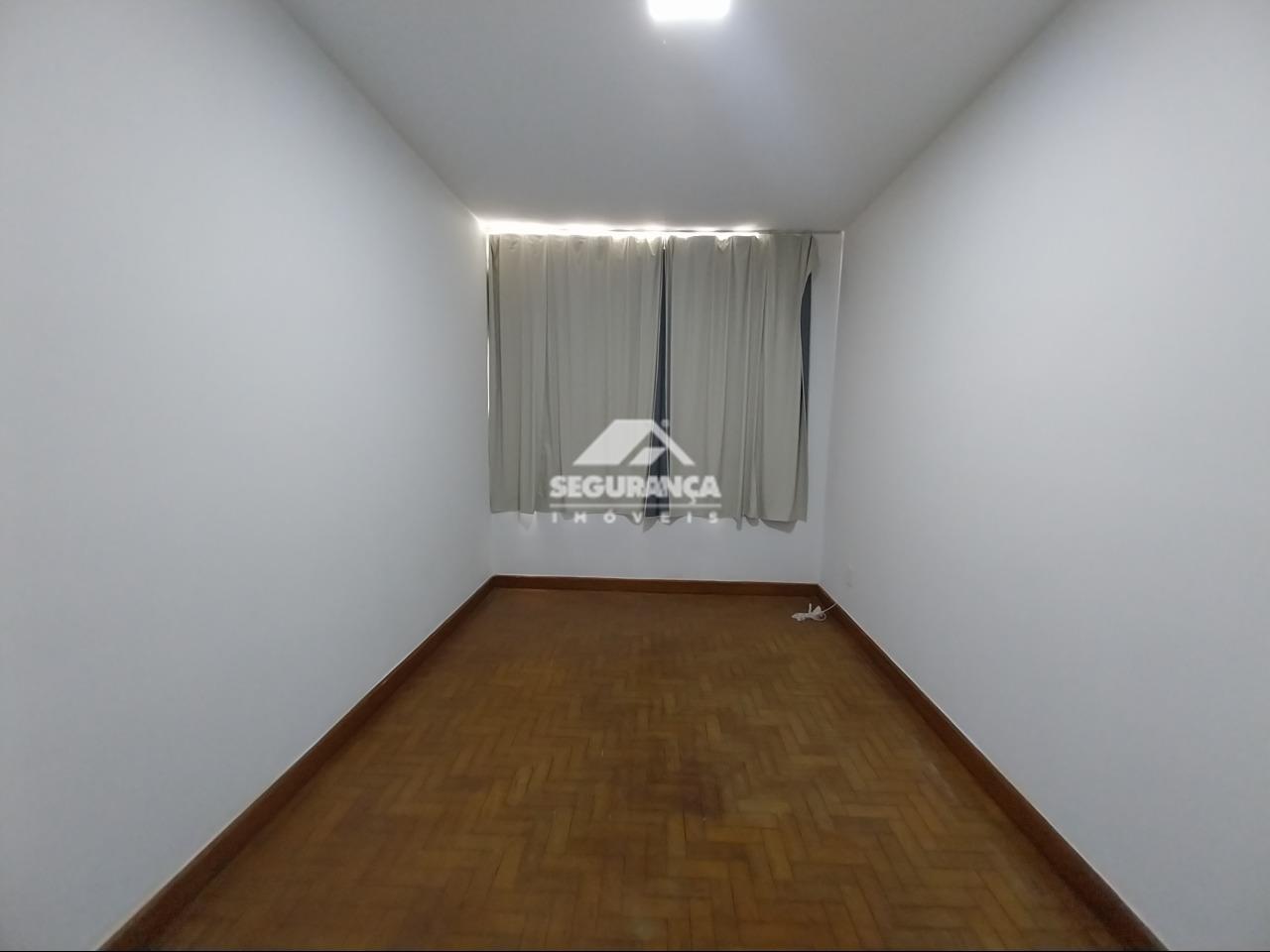 Casa à venda no Centro: QUARTO (2)