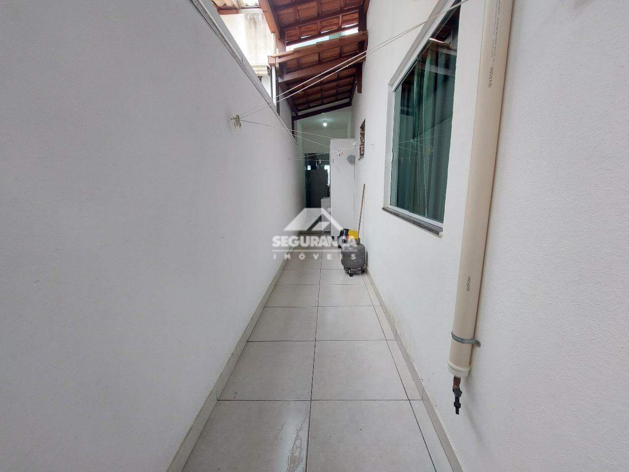Casa para aluguel no Castanheiras: ÁREA DE SERVIÇO