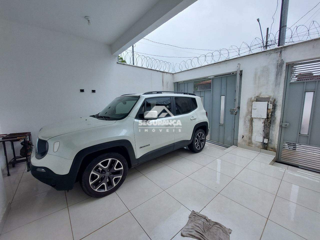 Casa para aluguel no Castanheiras: GARAGEM