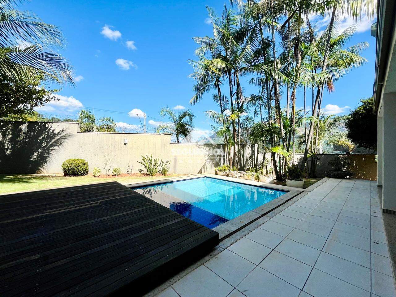 Casa à venda no BELVEDERE: PISCINA