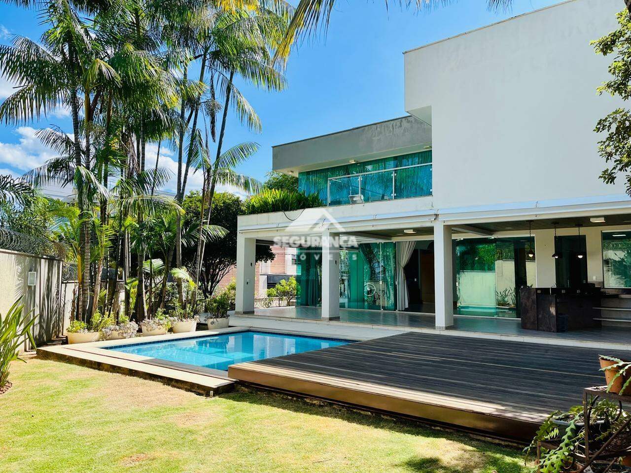 Casa à venda no BELVEDERE: PISCINA E QUINTAL