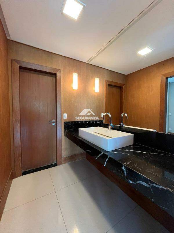 Casa à venda no BELVEDERE: BANHEIRO DEMI SUÍTE