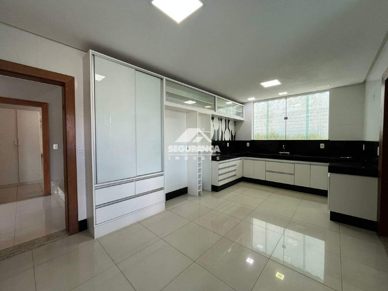 Casa à venda no BELVEDERE: COZINHA