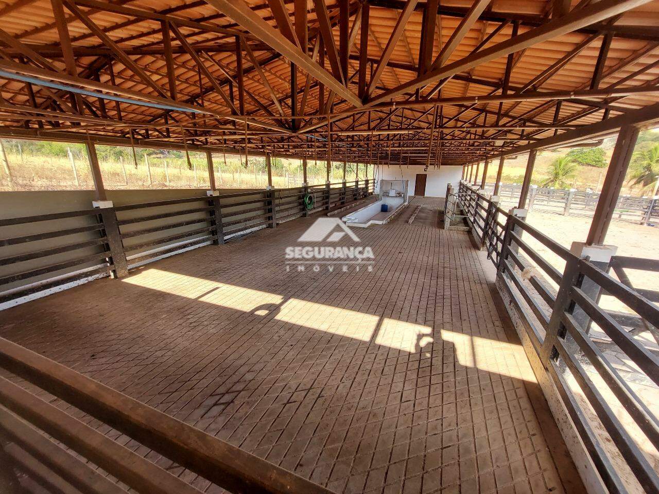 Sítio à venda no JACARANDÁ : CURRAL 