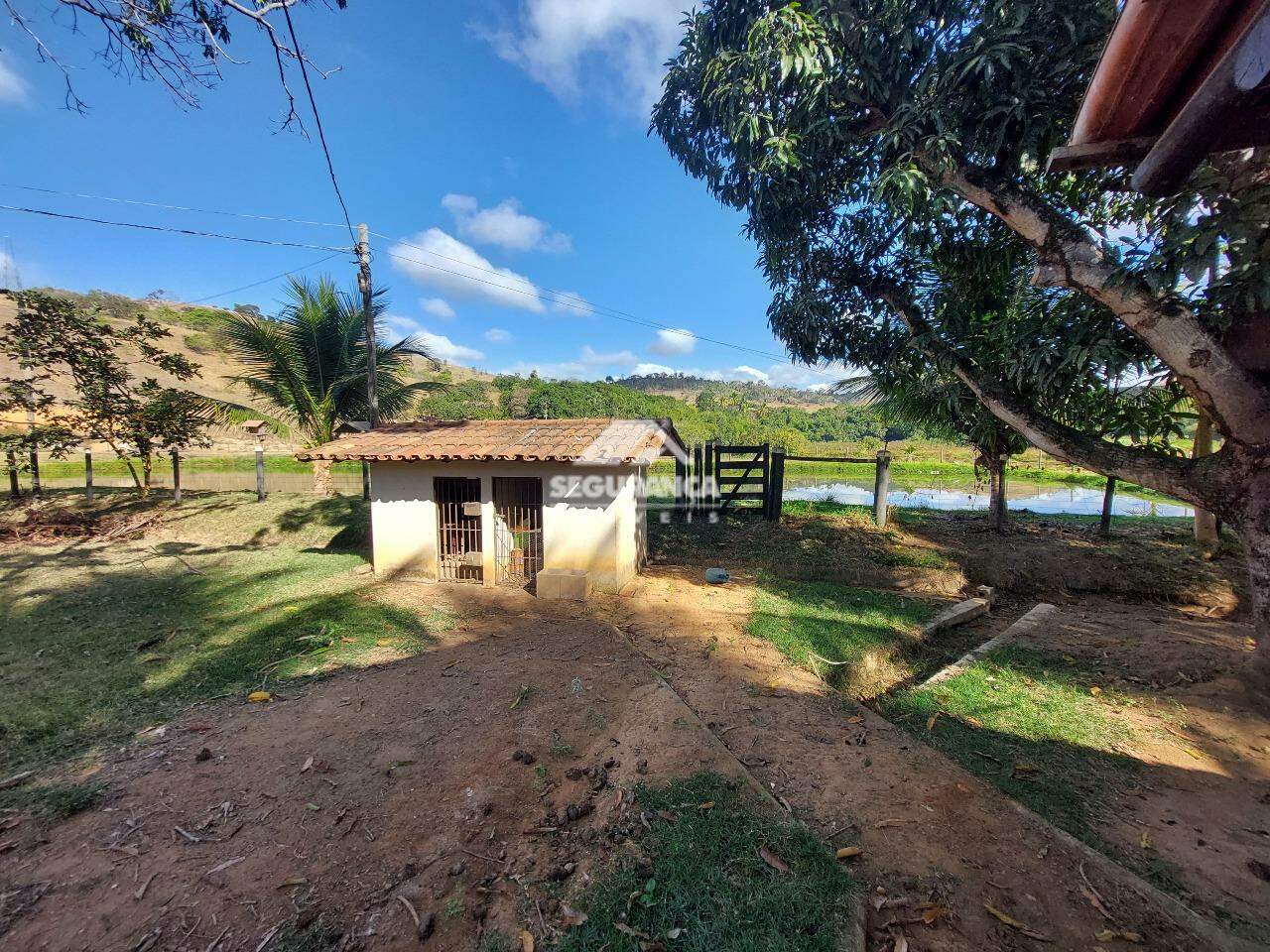 Sítio à venda no JACARANDÁ : BOMBA D`AGUA