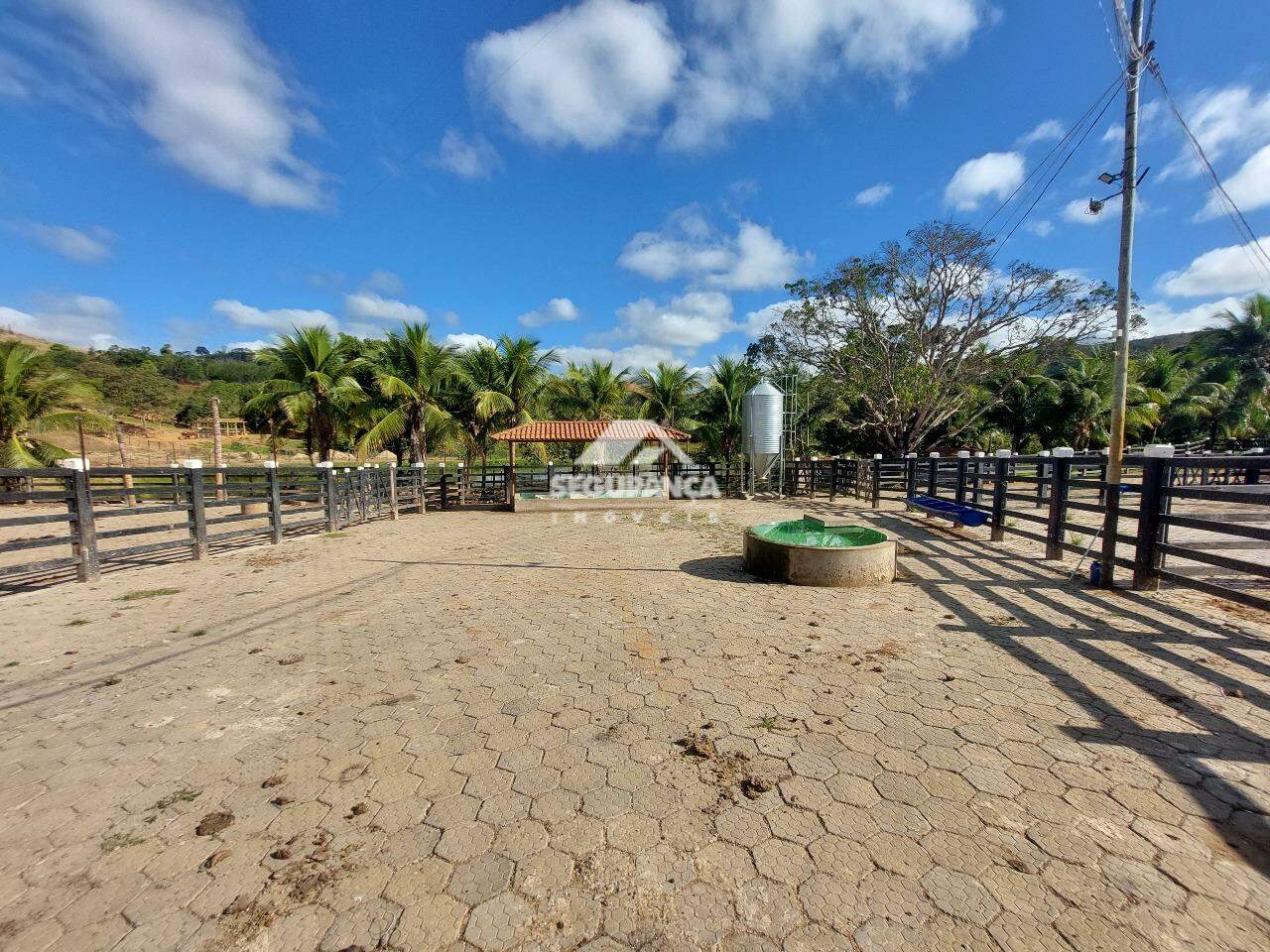 Sítio à venda no JACARANDÁ : CURRAL 