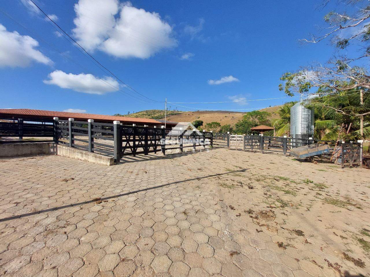 Sítio à venda no JACARANDÁ : CURRAL 