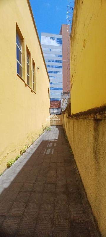 Casa à venda no Centro: 