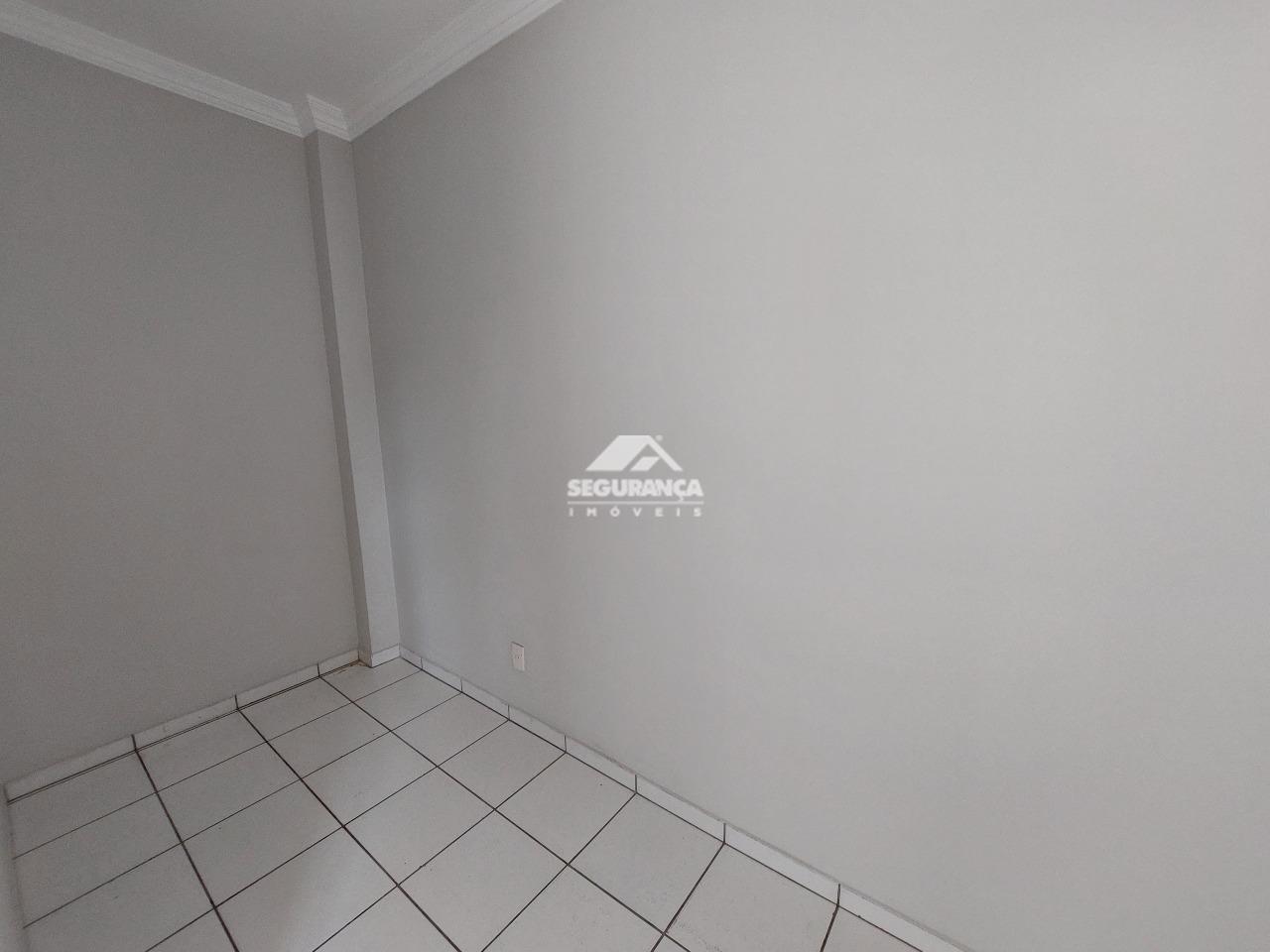 Apartamento à venda no ESPLANADINHA: QUARTO DE SERVIÇO
