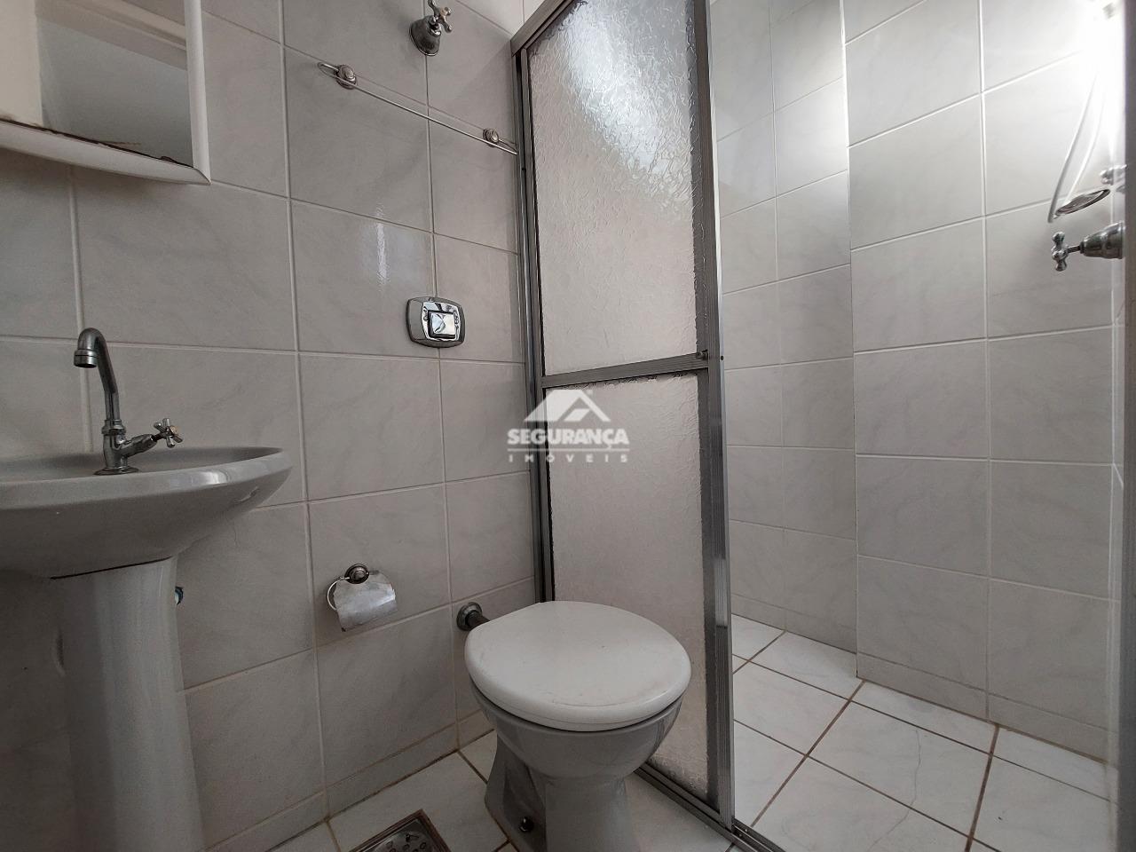 Apartamento à venda no ESPLANADINHA: BANHEIRO DE SERVIÇO