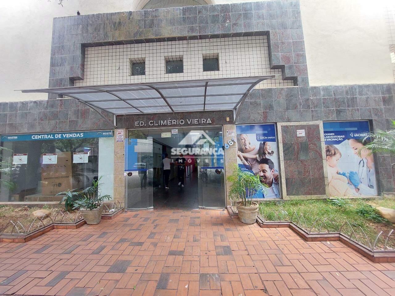 Sala para aluguel no Centro: FACHADA