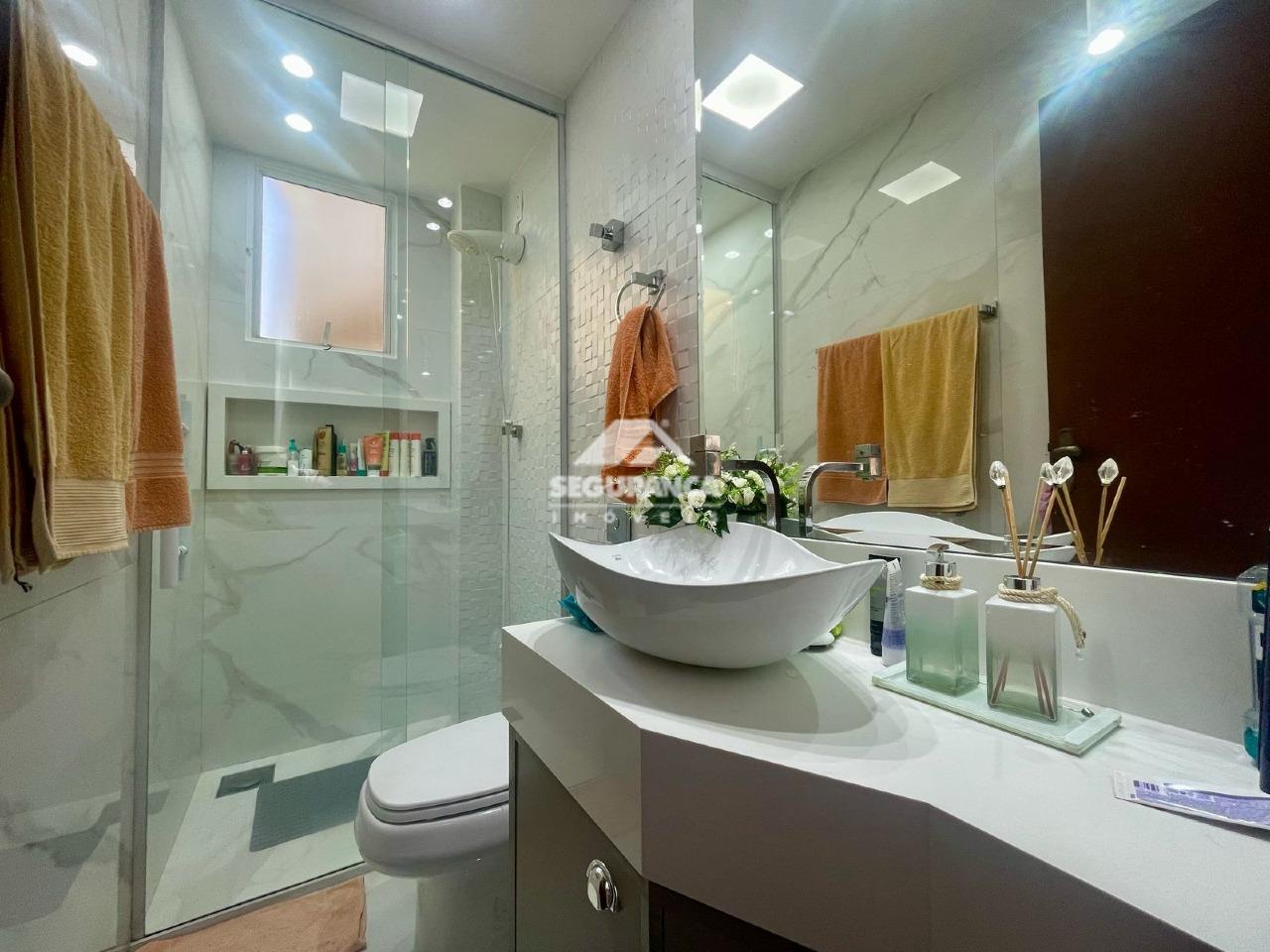 Apartamento à venda no ESPLANADINHA: 