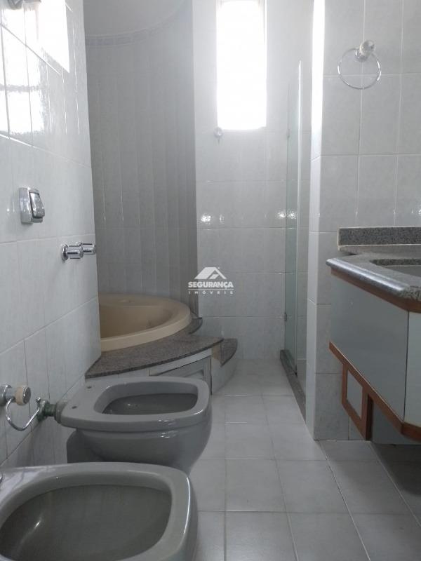 Apartamento à venda no Centro: BANHEIRO SUITE