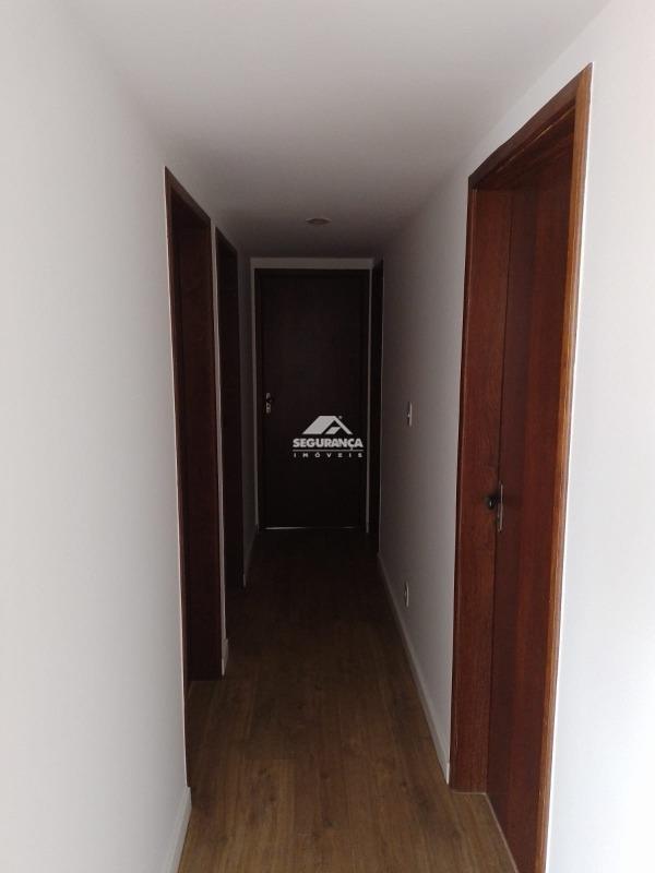 Apartamento à venda no Centro: HALL PARA OS QUARTOS