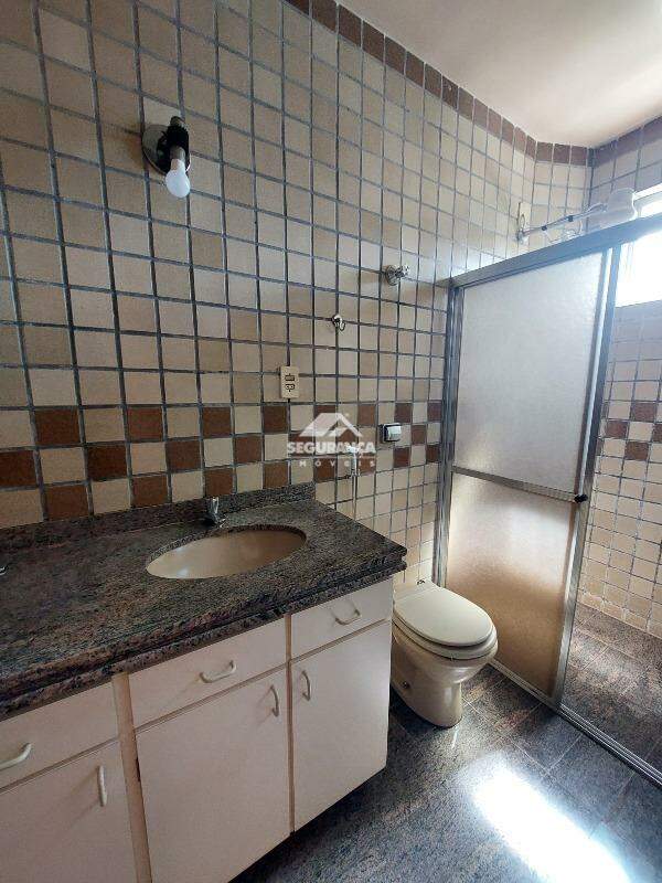 Apartamento para aluguel no Centro: BANHEIRO DA SUÍTE