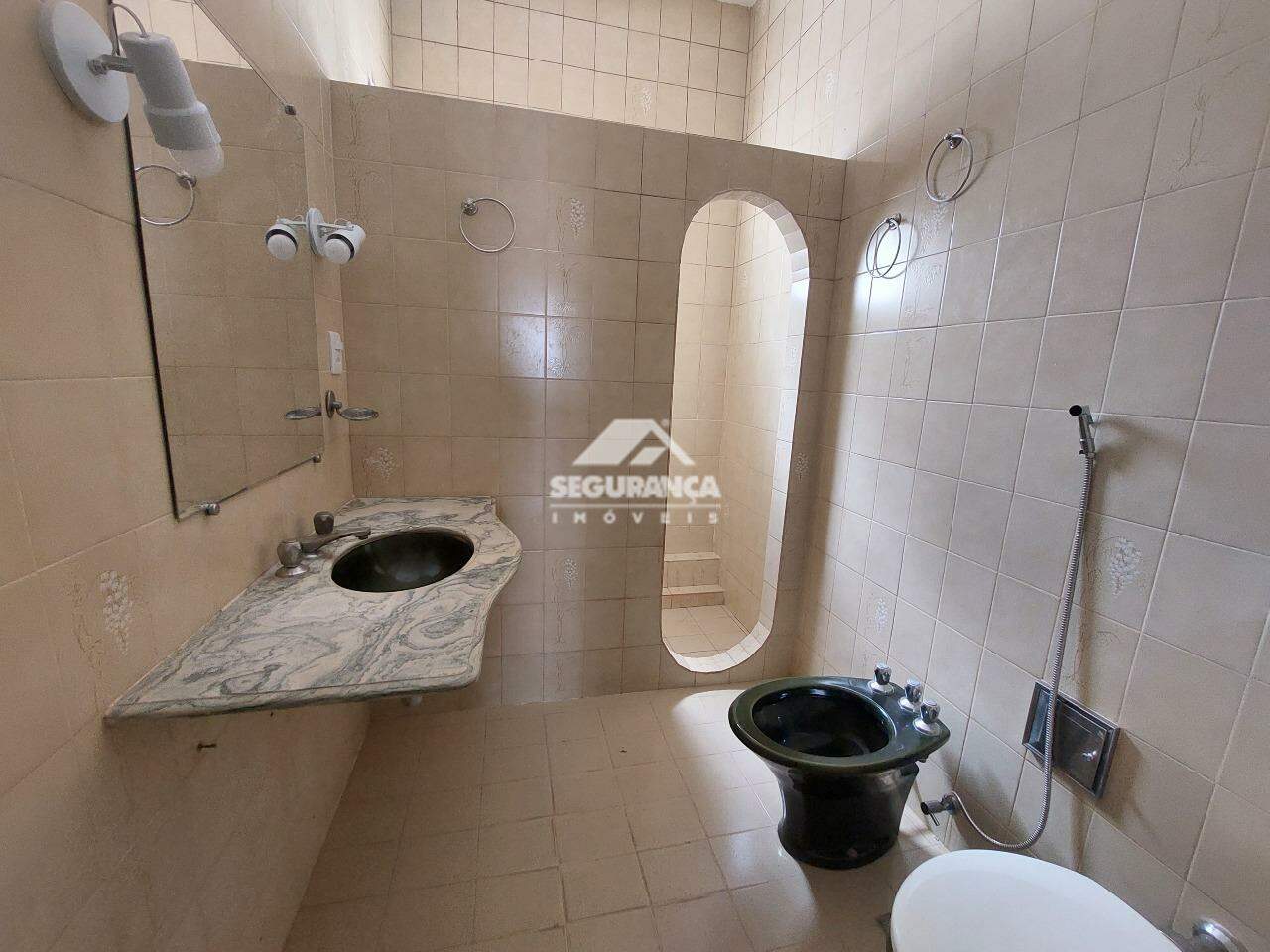 Casa para aluguel no Ilha dos Araújos: BANHEIRO SUÍTE (2)