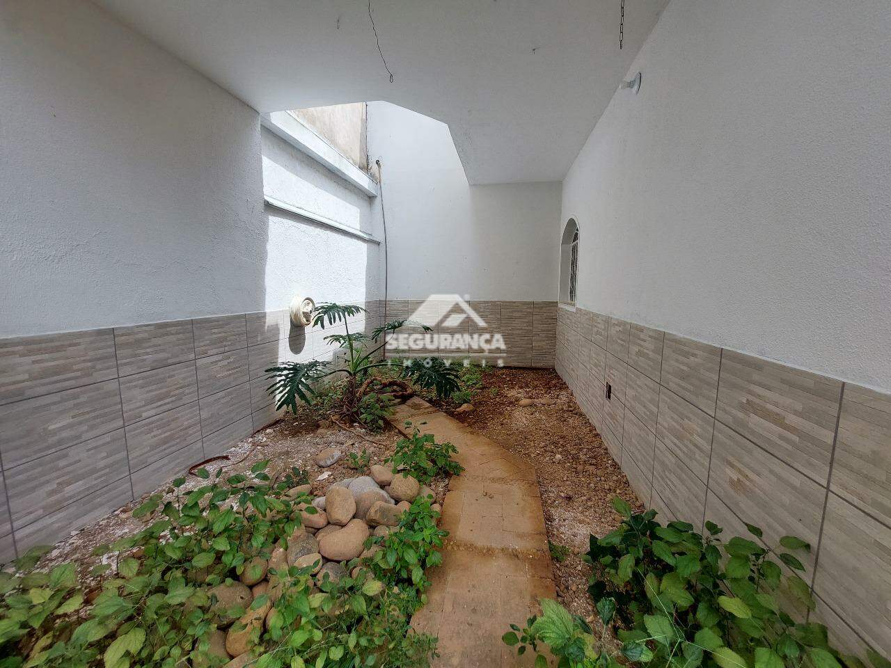 Casa para aluguel no Ilha dos Araújos: JARDIM