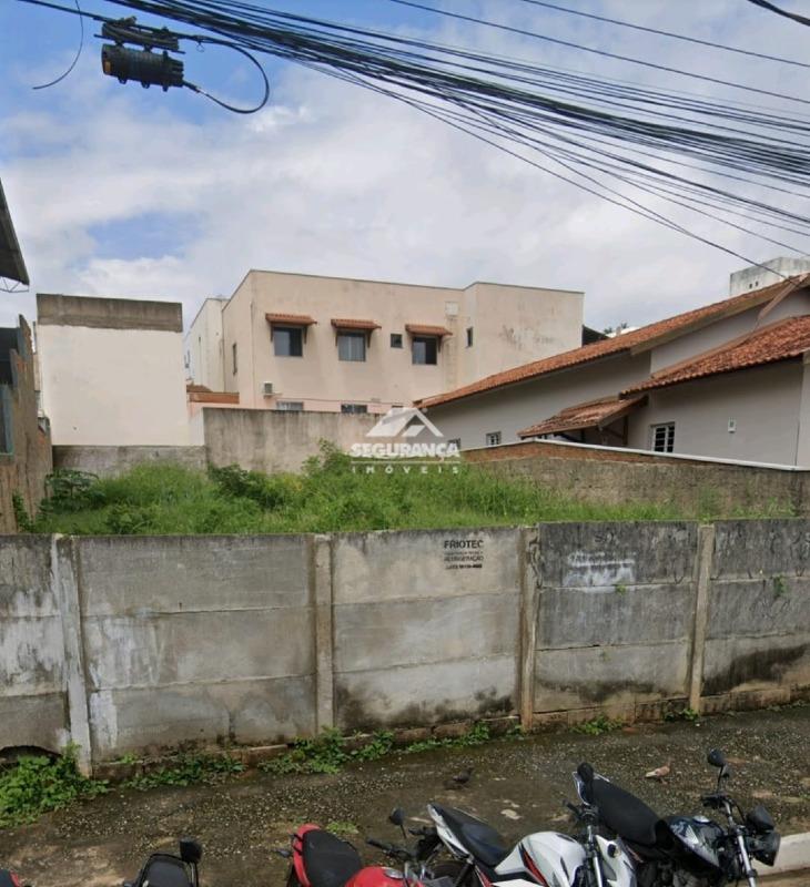 Lote à venda no Jardim Pérola: 