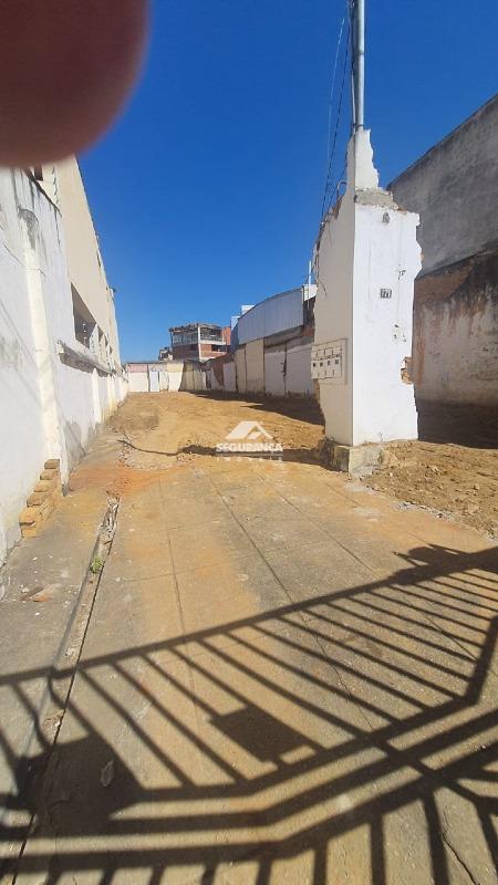 AREA à venda no Centro: 