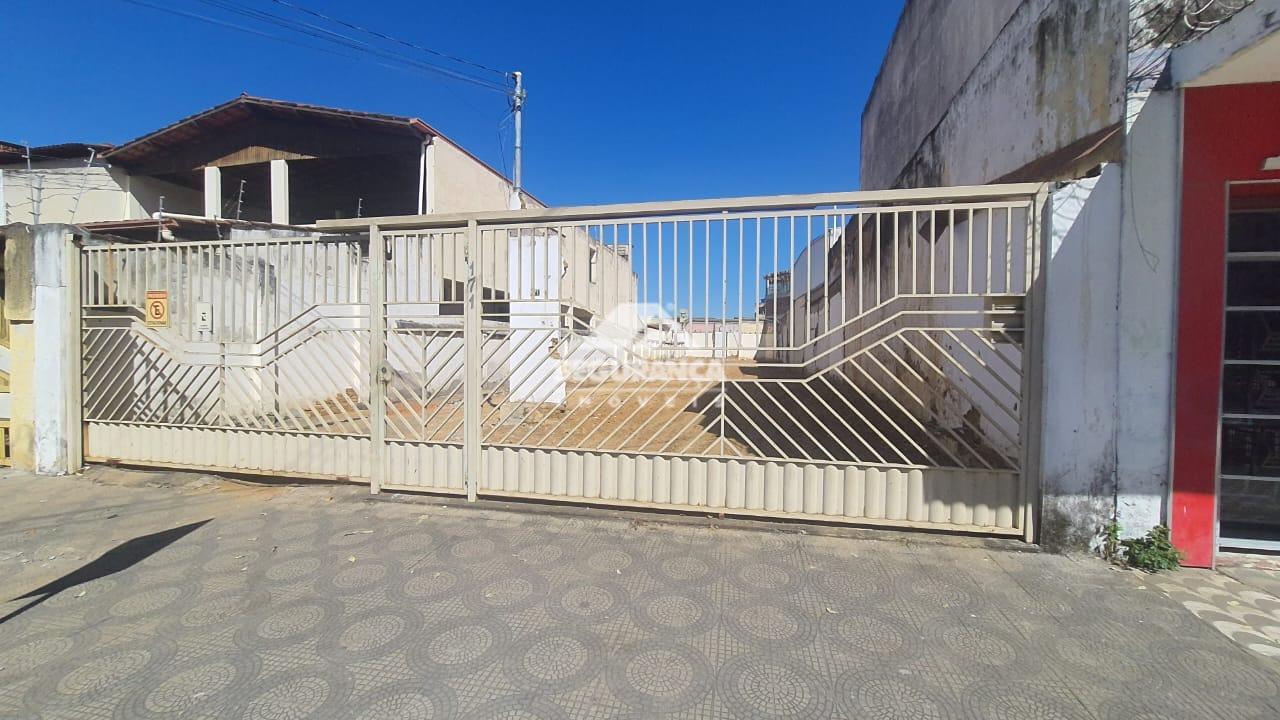 AREA à venda no Centro: 