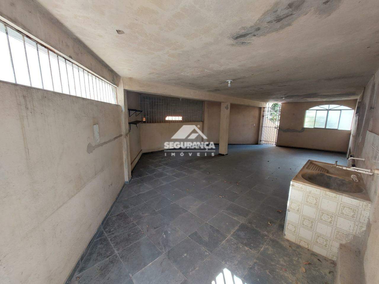 Casa comercial para aluguel no Centro: ÁREA DE SERVIÇO
