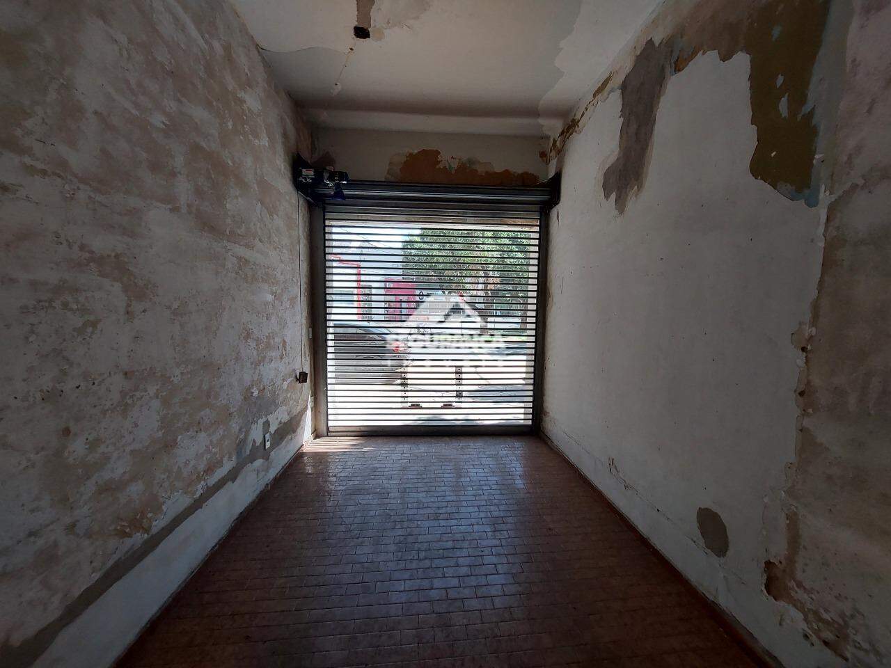 Casa comercial para aluguel no Centro: GARAGEM (2)