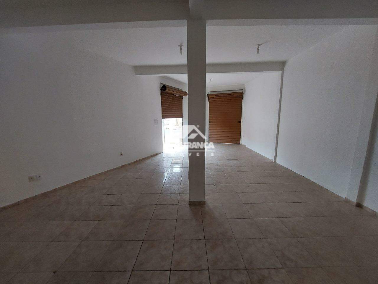 Loja para aluguel no VALE PASTORIL: LOJA
