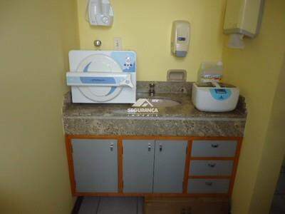 Sala à venda no Centro: 