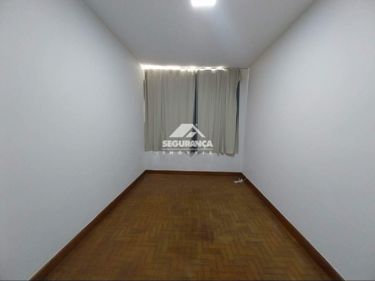 Casa comercial para aluguel no Centro: QUARTO (2)