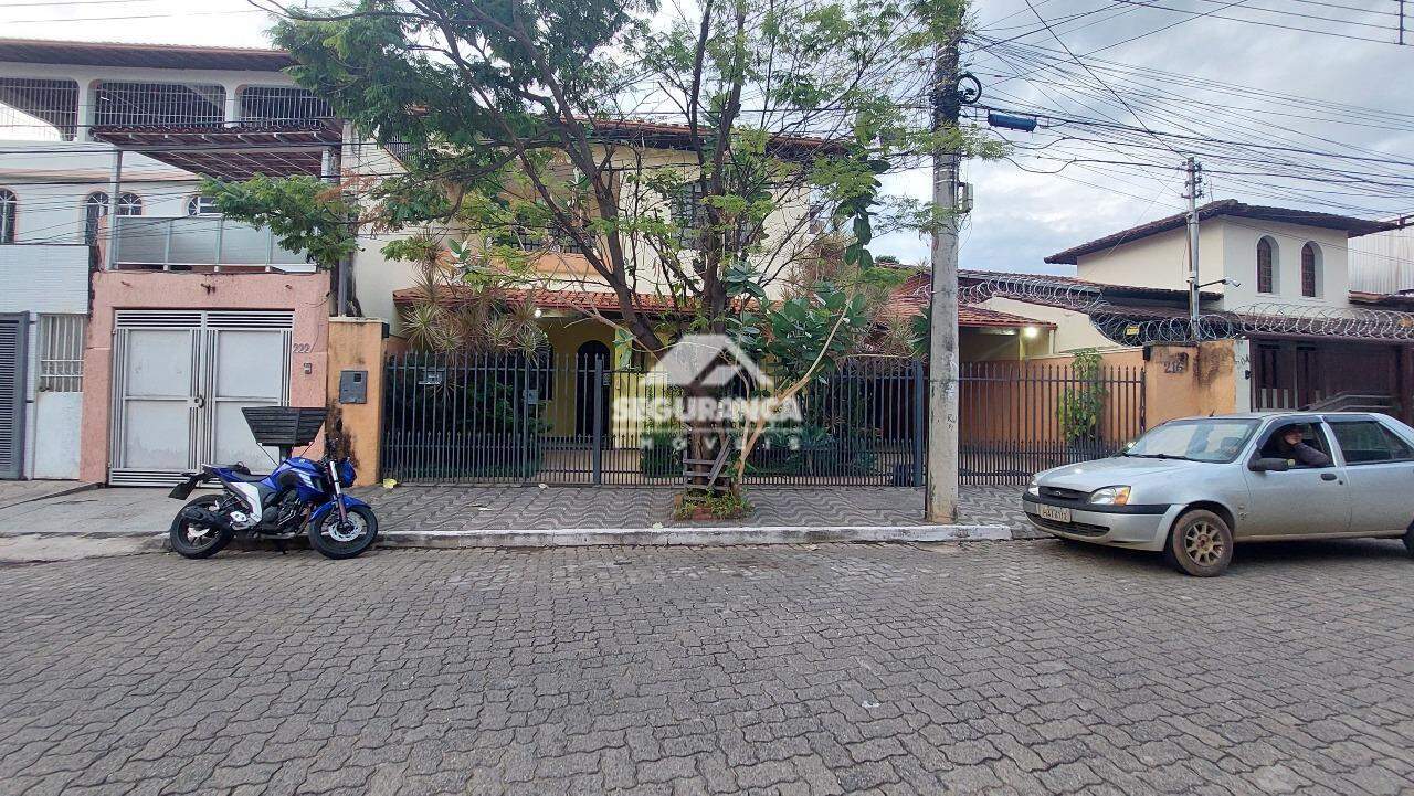 Casa para aluguel no GRA DUQUESA: FACHADA