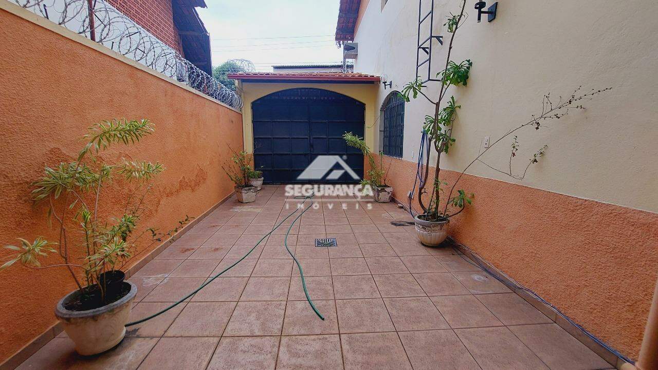 Casa para aluguel no GRA DUQUESA: GARAGEM